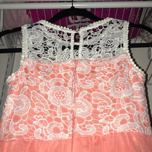 Peach colored dress - Picture 3 of 6